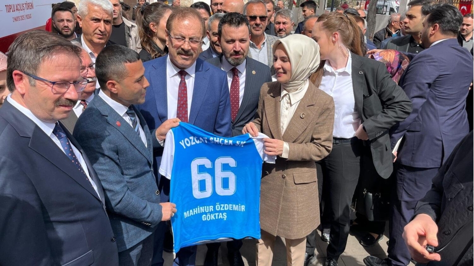 Başkanımızdan Aile Bakanına Hediye
