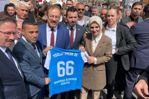 Başkanımızdan Aile Bakanına Hediye