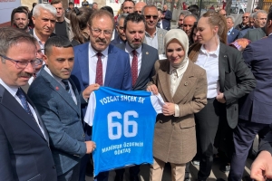 Başkanımızdan Aile Bakanına Hediye