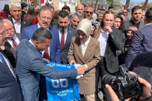 Başkanımızdan Aile Bakanına Hediye