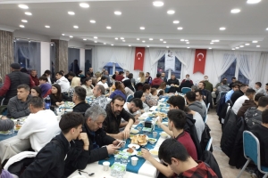 YURT – AY Ailesi İftar Yemeğinde Bir Araya Geldi