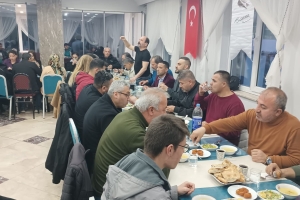 YURT – AY Ailesi İftar Yemeğinde Bir Araya Geldi