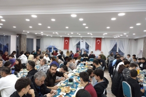 YURT – AY Ailesi İftar Yemeğinde Bir Araya Geldi
