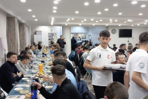 YURT – AY Ailesi İftar Yemeğinde Bir Araya Geldi